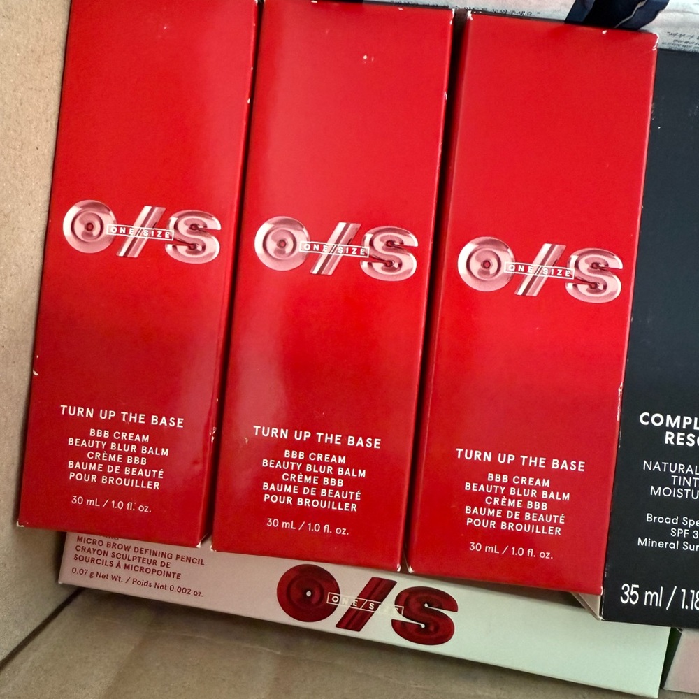 Reseller 40+ lot one size Lancôme La roche posay - Picture 2 of 12